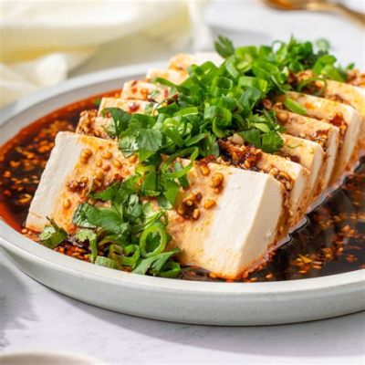  Xuzhou Tofu-Gericht: Ein zartes Flüstern von Seide trifft auf den robusten Schliff des Fleisches?