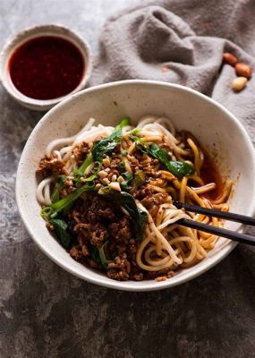  Spicy Dan Dan Noodles:  Erleben Sie eine Explosion der schärfsten Sichuan-Gewürze und die cremige Umarmung von Sesamöl!